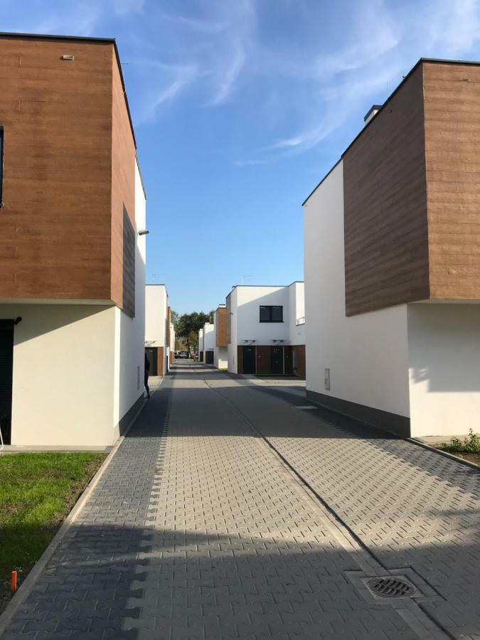 Lawendowy Zakatek - Klimatyzacja - Ogrodek - Prywatny Parking Apartment Жешов Екстериор снимка