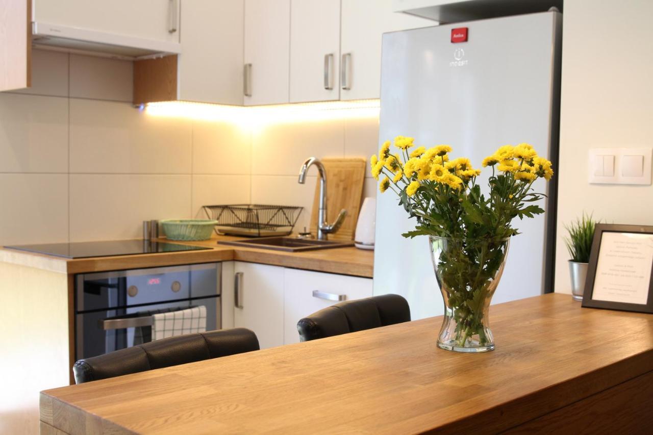 Lawendowy Zakatek - Klimatyzacja - Ogrodek - Prywatny Parking Apartment Жешов Екстериор снимка