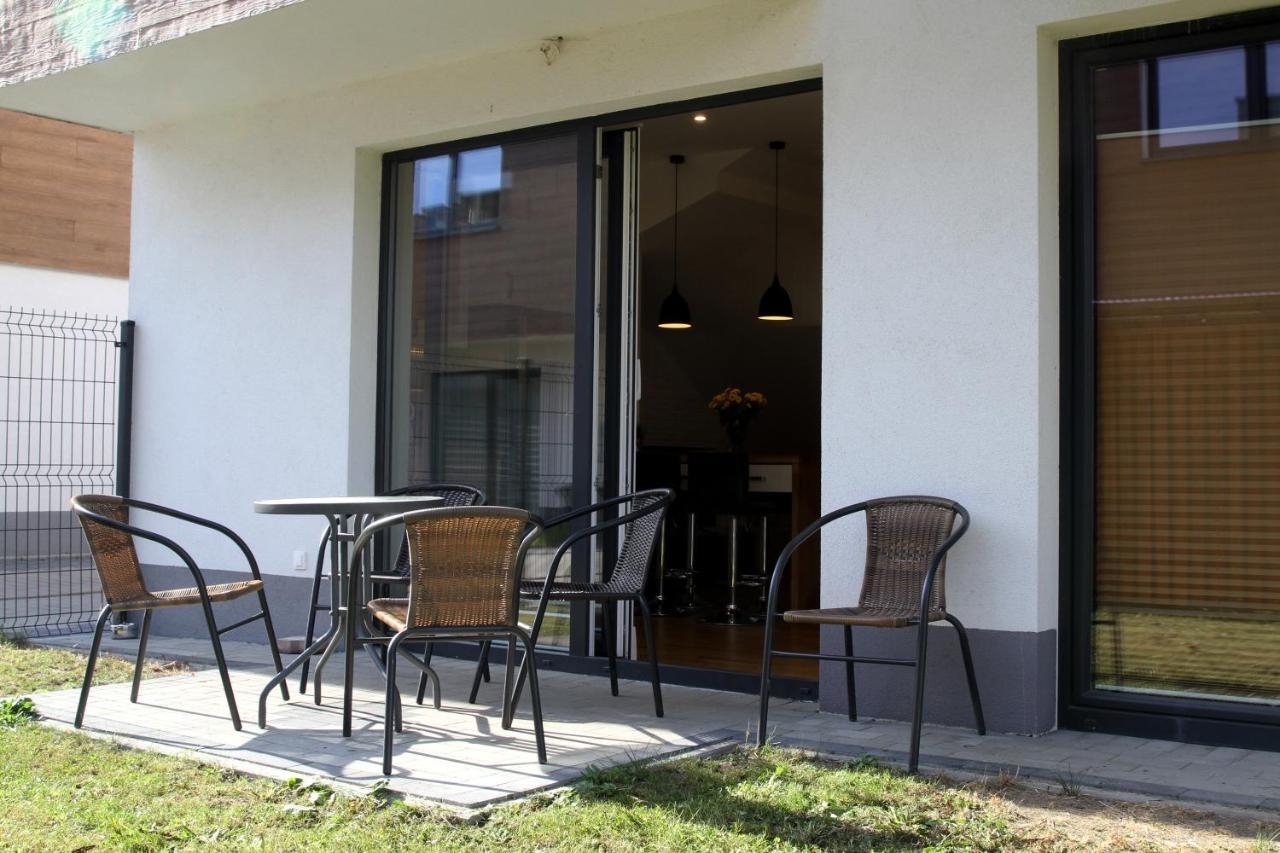 Lawendowy Zakatek - Klimatyzacja - Ogrodek - Prywatny Parking Apartment Жешов Екстериор снимка